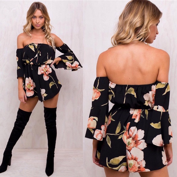 ✨ Black Floral Off Shoulder Bell Sleeve Romper - Picture 2 of 8